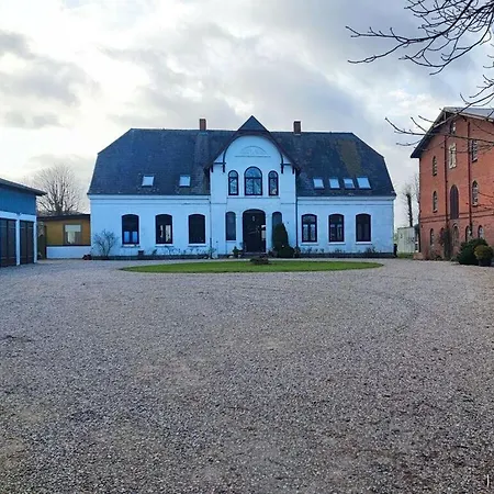 In The Countryside Modern Retreat Niesgrau