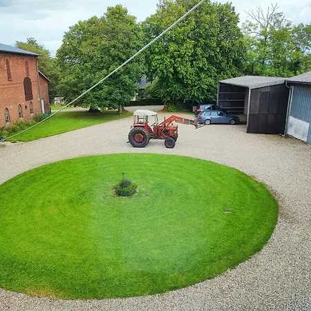 In The Countryside Modern Retreat * Niesgrau